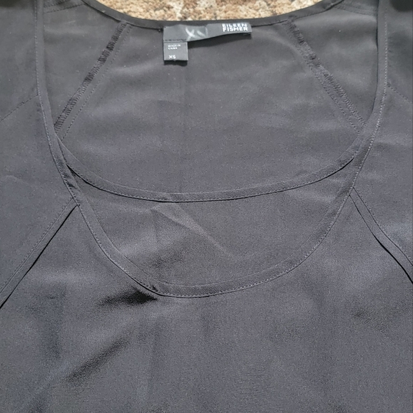 Eileen Fisher xs Black 3/4 Sleeve Scoop Neck 100% Silk Blouse - Picture 3 of 6